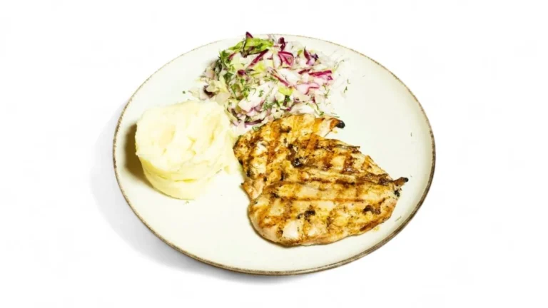 Piept de pui la grătar cu piure — Restaurant Mona Lisa